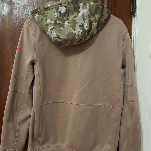 Nike Dri Fit “Salute to Service” Chicago Bears Sweatshirt - Picture 2 of 2